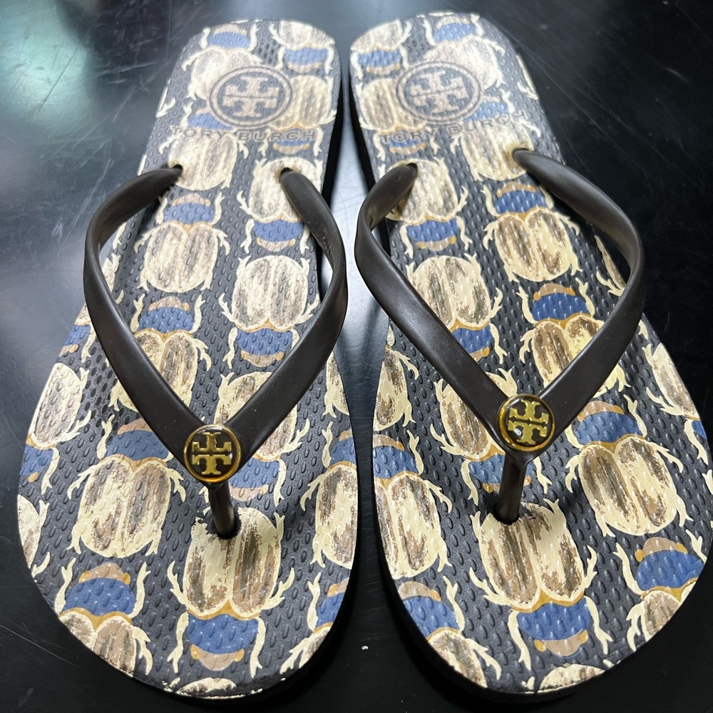 Sz 8 Tory Burch Brown Scarab Flip Flops/Sandals